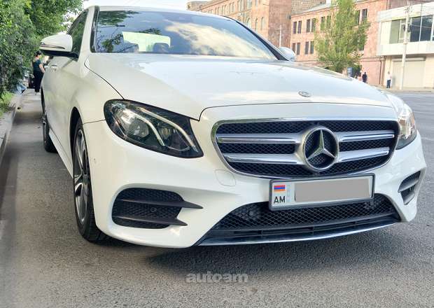 Mercedes-Benz E 300
