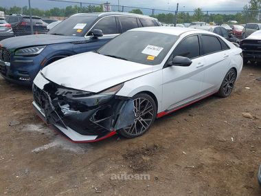 Hyundai Elantra  2022 