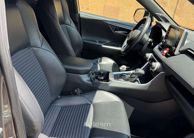 Toyota Rav 4 2020 — լուսանկար 14