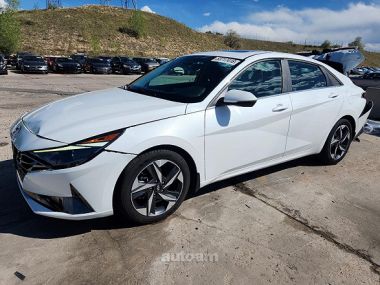 Hyundai Elantra  2021 