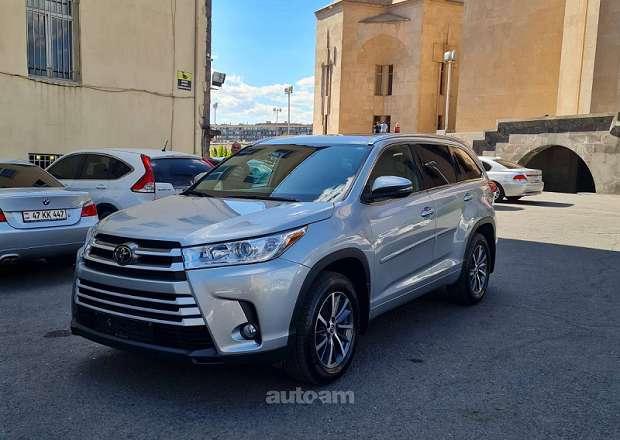 Toyota Highlander 2018 — լուսանկար 1