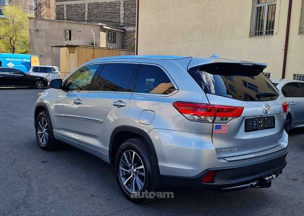Toyota Highlander 2018 — լուսանկար 2