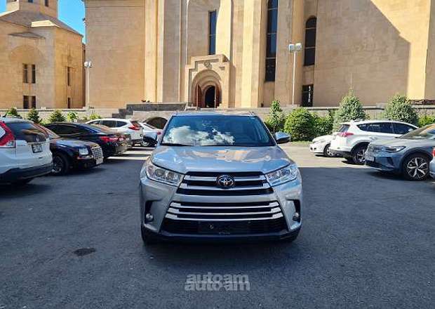 Toyota Highlander 2018 — լուսանկար 3
