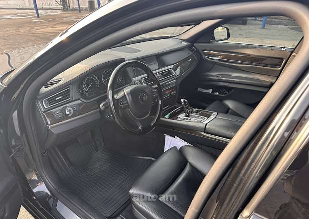 BMW 750