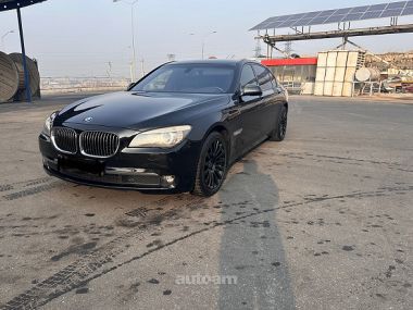 BMW 750  2011 