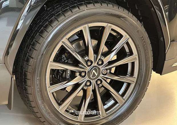 Lexus LX 600