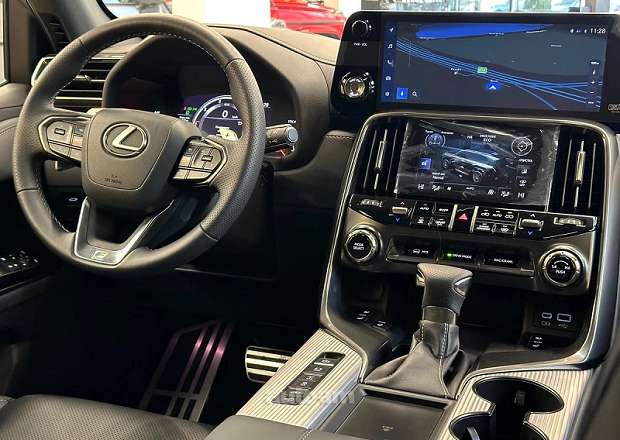 Lexus LX 600