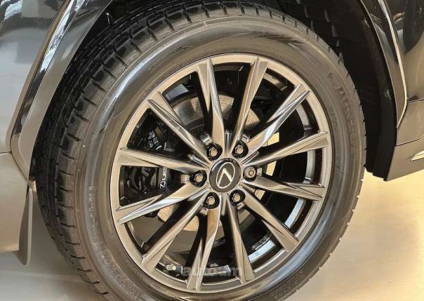 Lexus LX 600