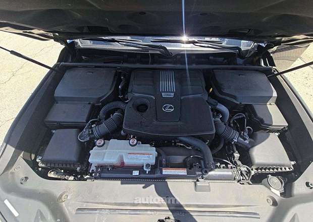 Lexus LX 600