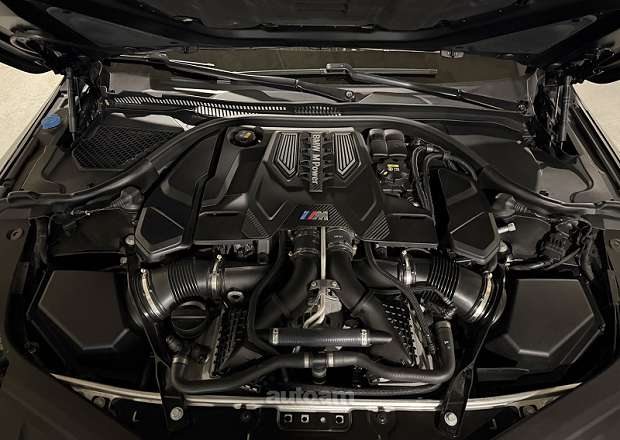 BMW M8