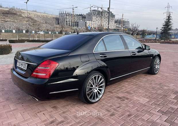 Mercedes-Benz S 550