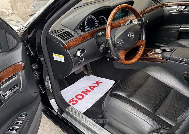 Mercedes-Benz S 550