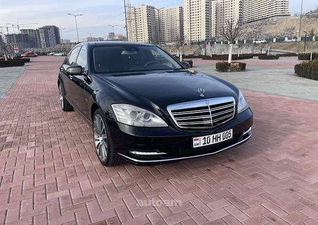 Mercedes-Benz S 550