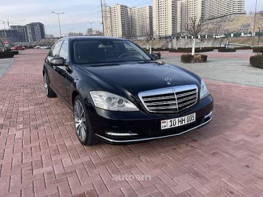 Mercedes-Benz S 550  2010 