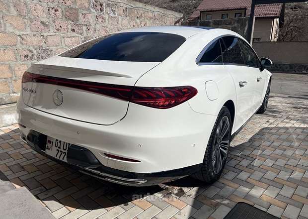 Mercedes-Benz EQS