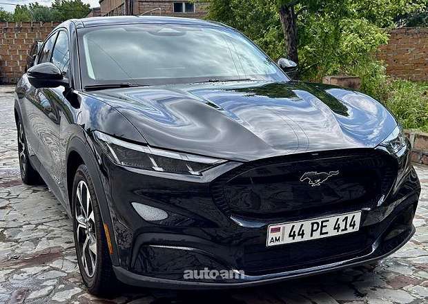 Ford Mustang 2024 — photo 1