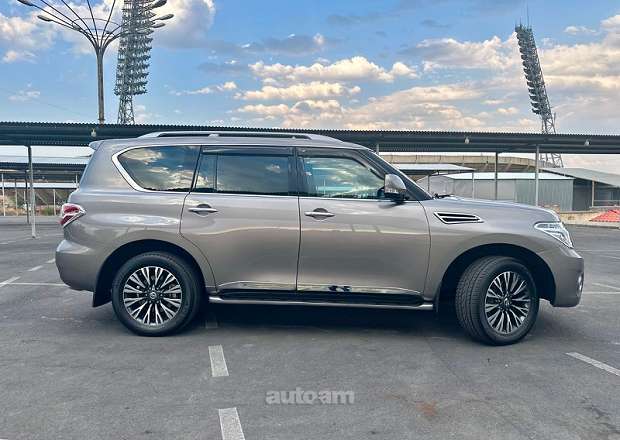Nissan Patrol 2010 — photo 4