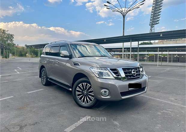 Nissan Patrol 2010 — photo 1