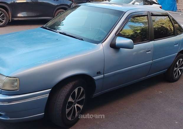Opel Vectra 1993 — լուսանկար 2
