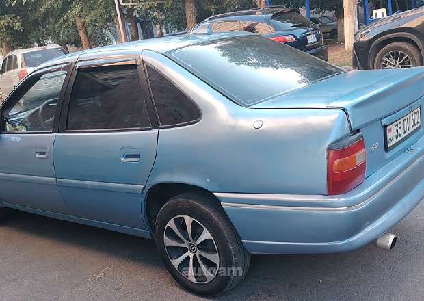 Opel Vectra 1993 — լուսանկար 3
