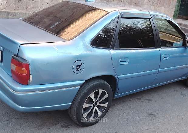 Opel Vectra 1993 — լուսանկար 4