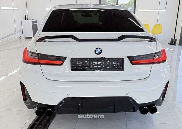 BMW 330