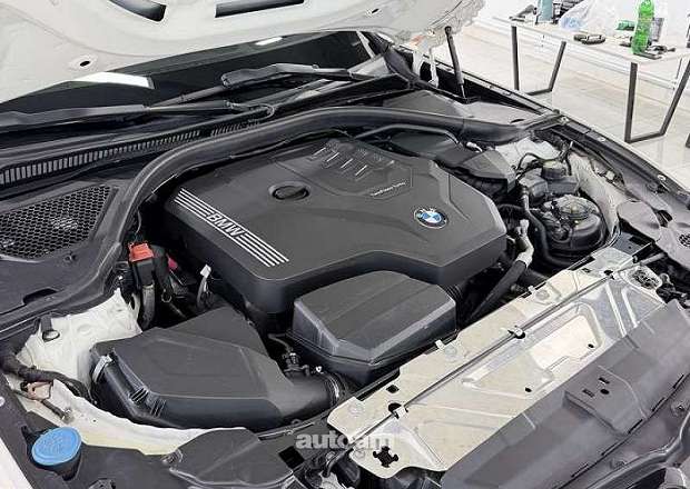 BMW 330