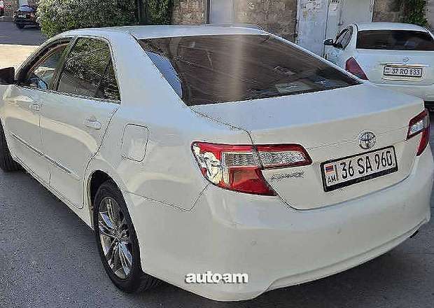 Toyota Camry 2012 — լուսանկար 5