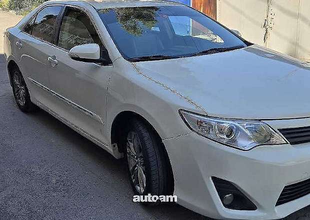 Toyota Camry 2012 — լուսանկար 2