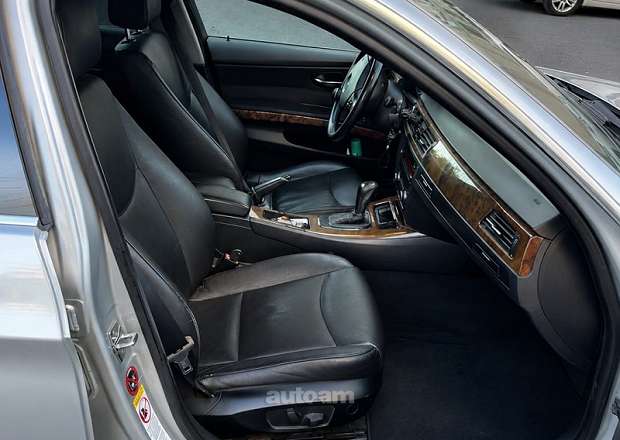 BMW 323