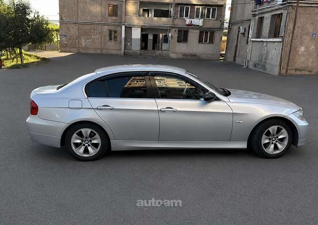 BMW 323