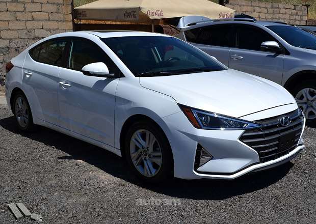 Hyundai Elantra 2020 — фото 3