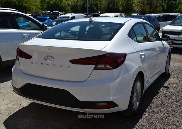 Hyundai Elantra 2020 — фото 14