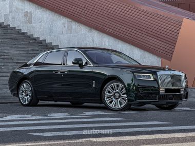 Rolls Royce Ghost  2021 