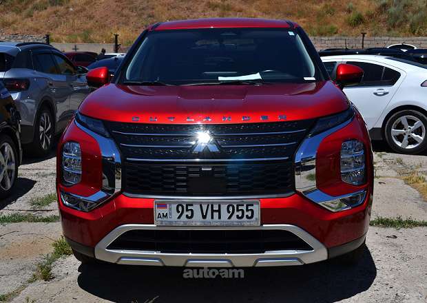 Mitsubishi Outlander 2022 — լուսանկար 2