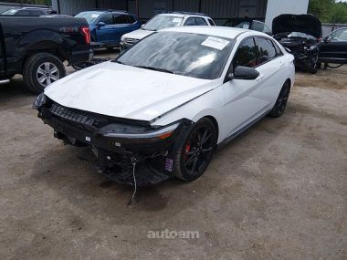 Hyundai Elantra  2025 