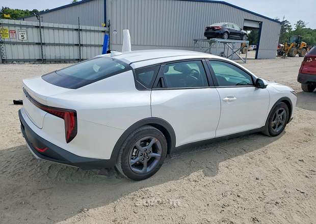 Kia K4