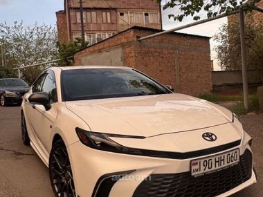 Toyota Camry  2025 