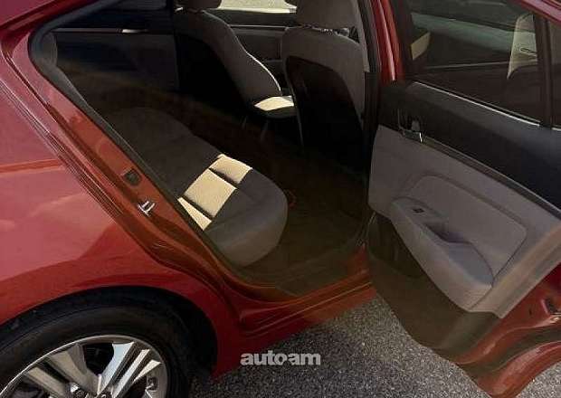 Hyundai Elantra 2018 — photo 6