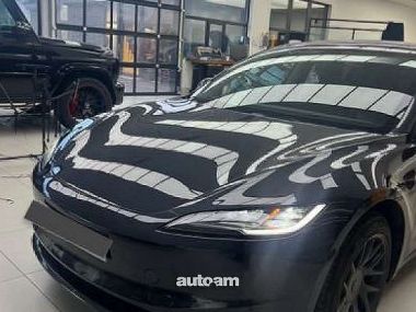 Tesla Model 3  2025 