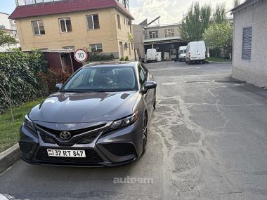 Toyota Camry  2020 
