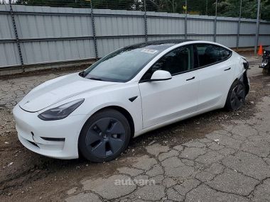 Tesla Model 3  2022 