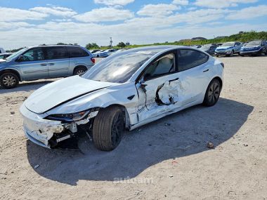 Tesla Model 3  2025 