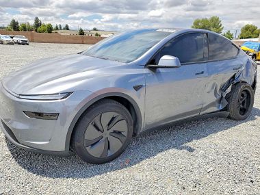 Tesla Model Y  2025 