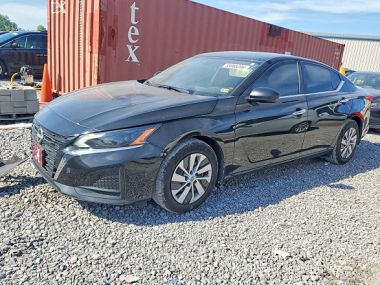 Nissan Altima  2024 