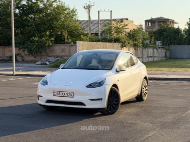 Tesla Model Y  2023 