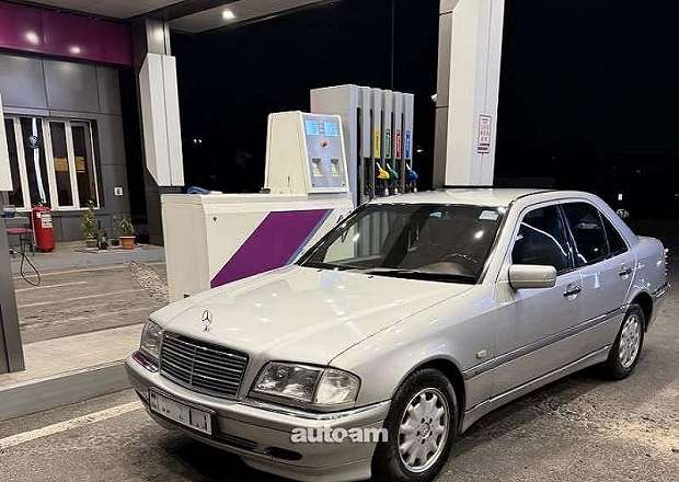 Mercedes-Benz C 180