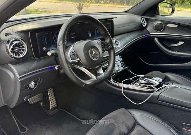 Mercedes-Benz E 200