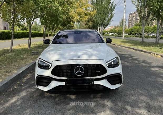 Mercedes-Benz E 200