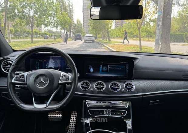 Mercedes-Benz E 200